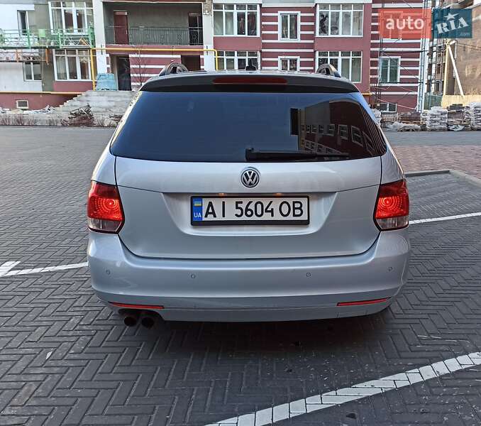 Универсал Volkswagen Golf 2012 в Ирпене