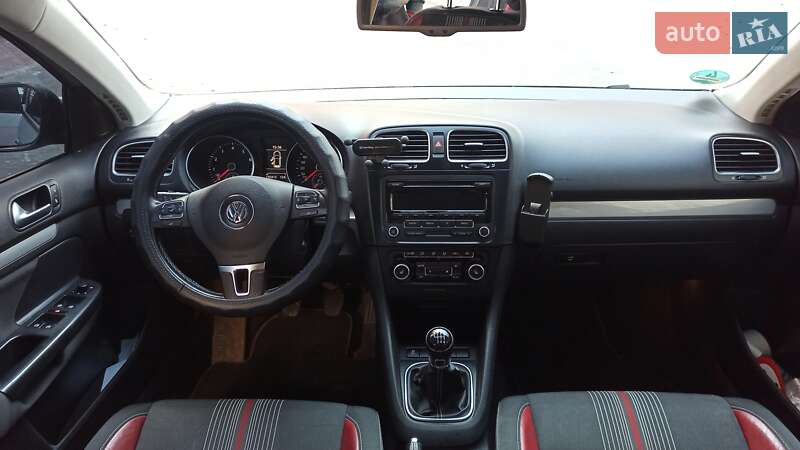 Универсал Volkswagen Golf 2012 в Ирпене