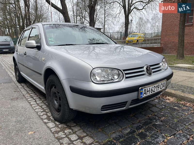 Хэтчбек Volkswagen Golf 1999 в Львове