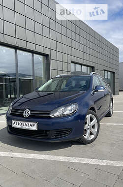 Універсал Volkswagen Golf 2012 в Тячеві