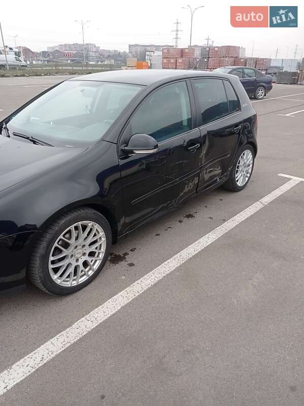 Хетчбек Volkswagen Golf 2006 в Мукачевому