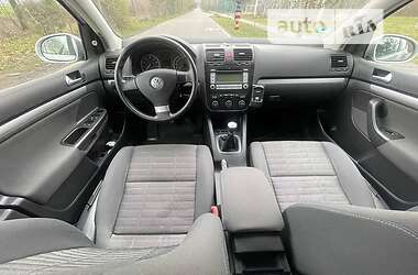 Хэтчбек Volkswagen Golf 2007 в 