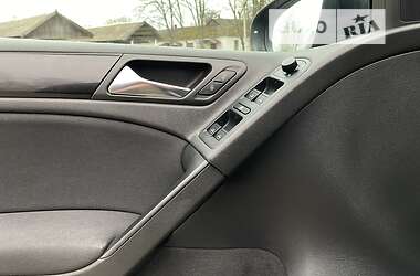 Хэтчбек Volkswagen Golf 2009 в 
