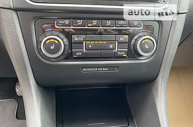 Хэтчбек Volkswagen Golf 2009 в 