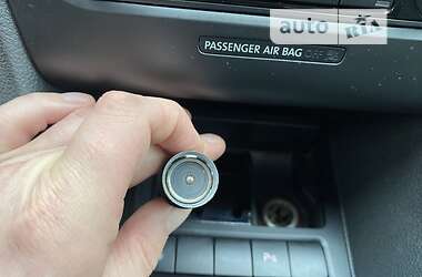 Хэтчбек Volkswagen Golf 2009 в 
