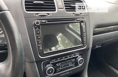 Хэтчбек Volkswagen Golf 2009 в 