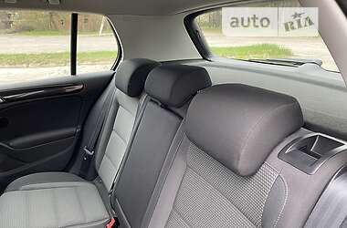 Хэтчбек Volkswagen Golf 2009 в 