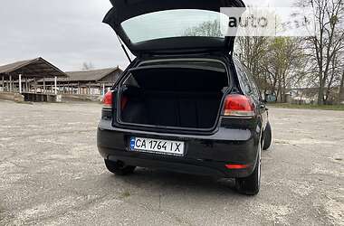 Хэтчбек Volkswagen Golf 2009 в 