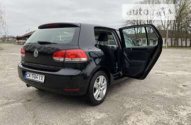 Хэтчбек Volkswagen Golf 2009 в 