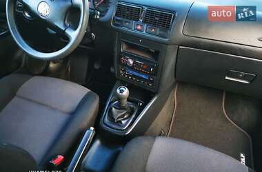 Хетчбек Volkswagen Golf 2001 в Турійську