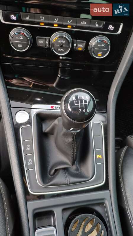 Універсал Volkswagen Golf 2016 в Києві