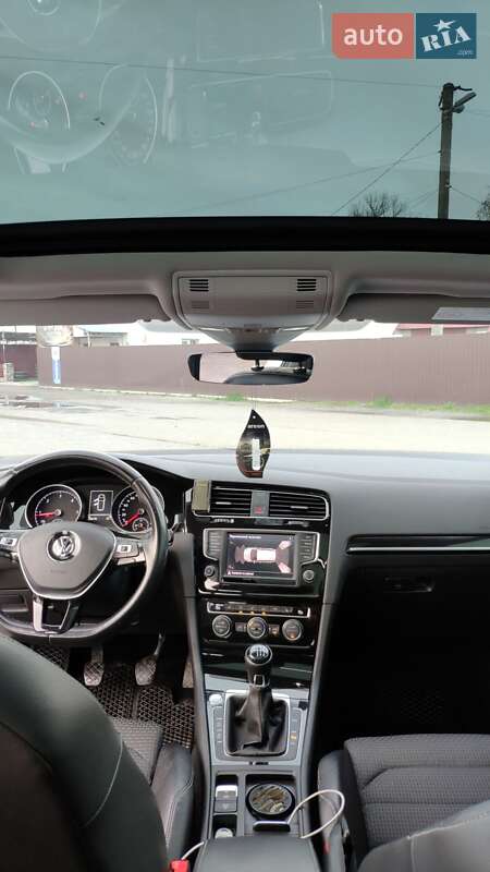 Універсал Volkswagen Golf 2016 в Києві