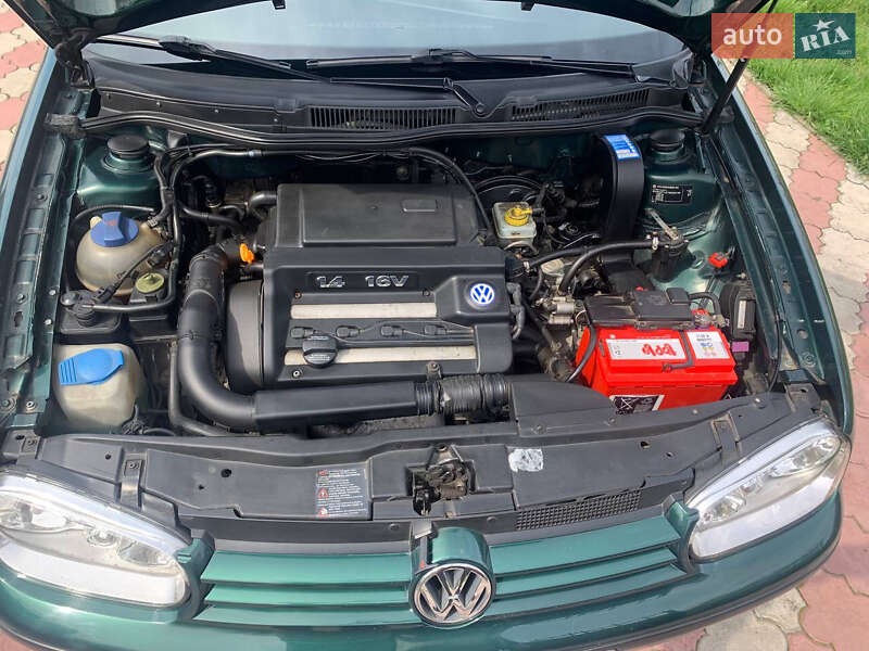 Хетчбек Volkswagen Golf 2000 в Брусилові