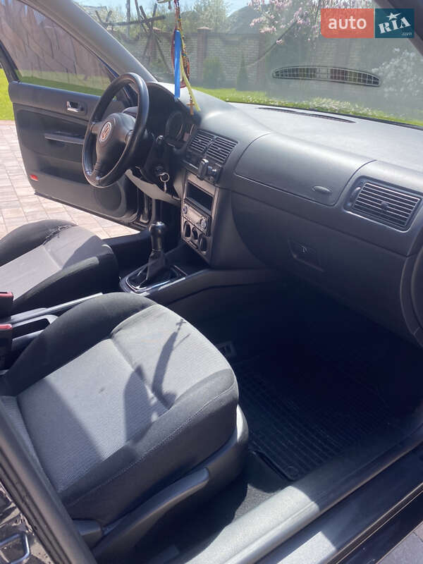 Універсал Volkswagen Golf 2005 в Івано-Франківську