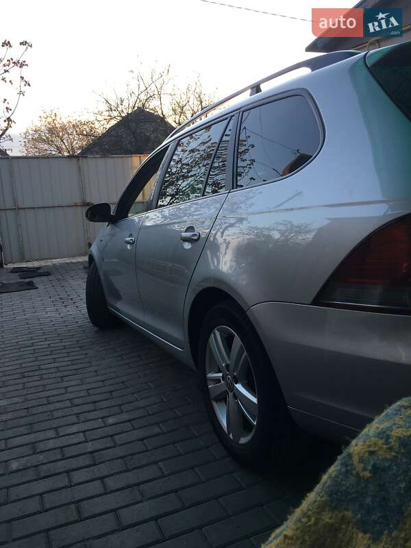 Универсал Volkswagen Golf 2013 в Харькове