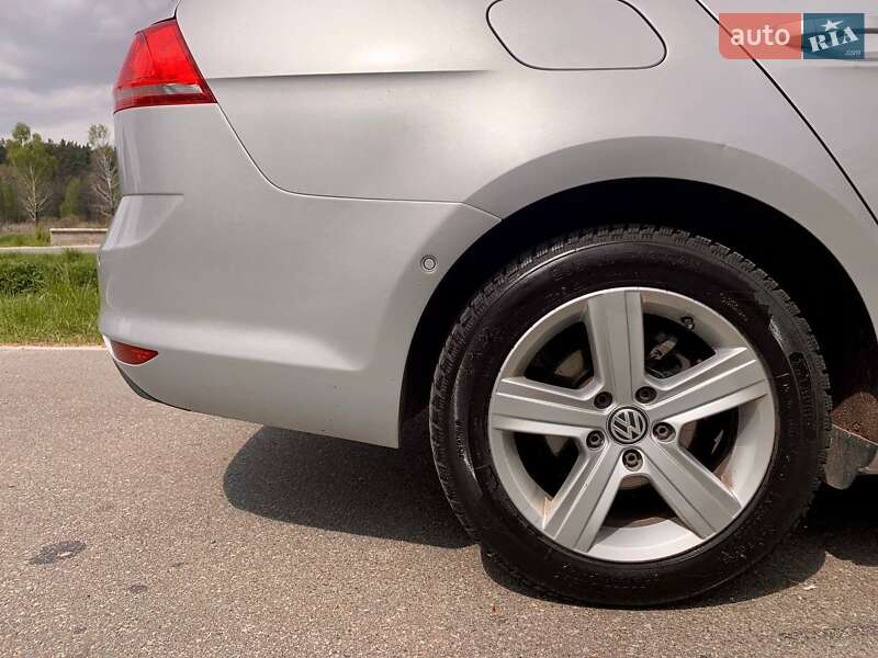 Универсал Volkswagen Golf 2014 в Киеве