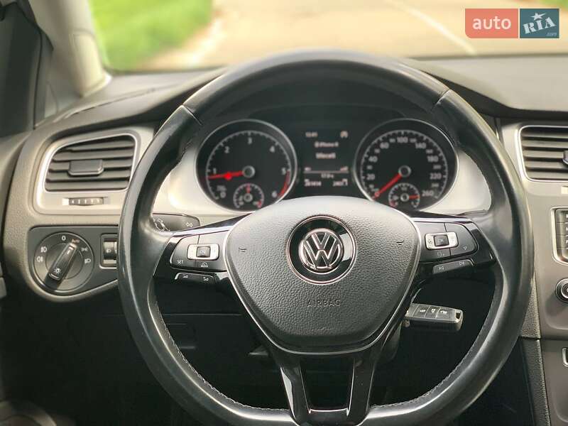 Универсал Volkswagen Golf 2014 в Киеве