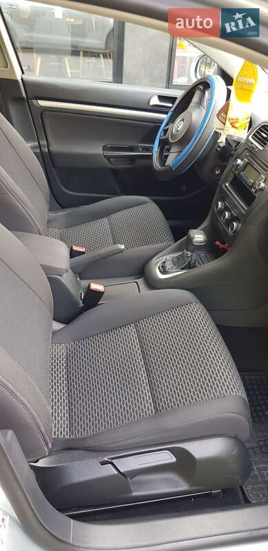 Універсал Volkswagen Golf 2011 в Ужгороді