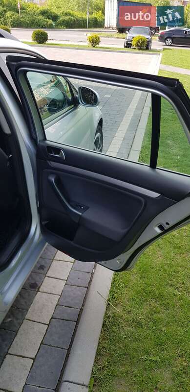 Універсал Volkswagen Golf 2011 в Ужгороді