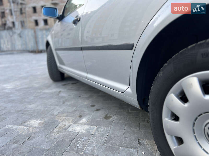 Универсал Volkswagen Golf 2000 в Луцке