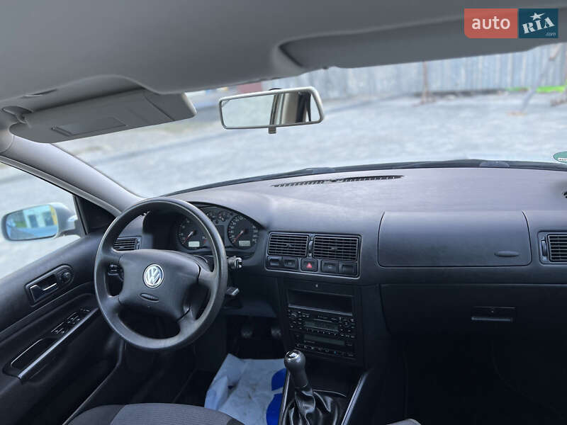 Универсал Volkswagen Golf 2000 в Луцке