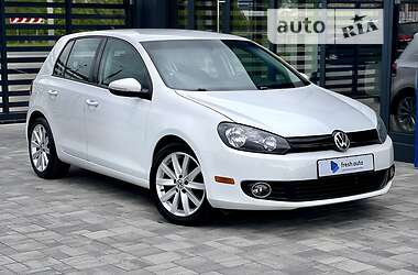 Хэтчбек Volkswagen Golf 2011 в 