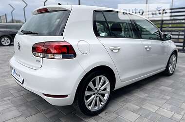Хэтчбек Volkswagen Golf 2011 в 