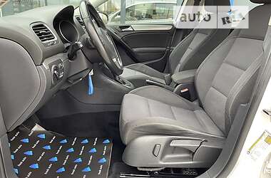 Хэтчбек Volkswagen Golf 2011 в 