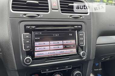 Хэтчбек Volkswagen Golf 2011 в 