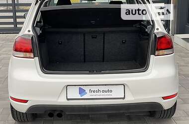 Хэтчбек Volkswagen Golf 2011 в 