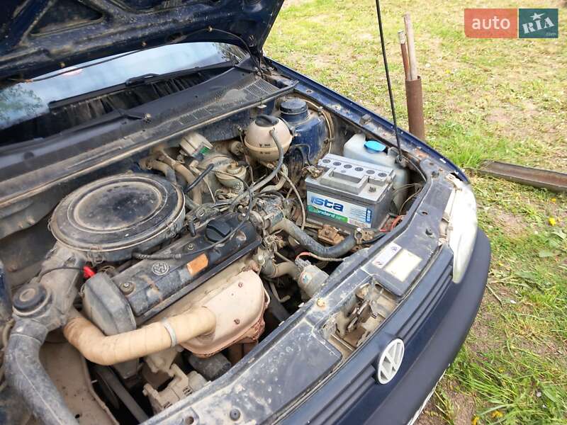 Хетчбек Volkswagen Golf 1992 в Сторожинці