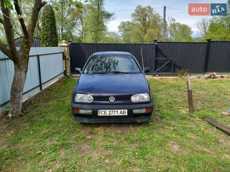 Хетчбек Volkswagen Golf 1992 в Сторожинці