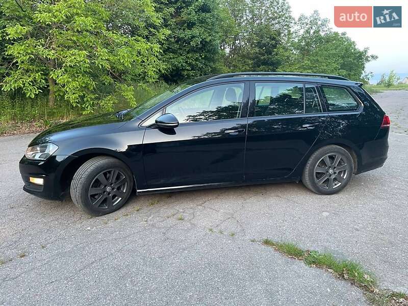 Универсал Volkswagen Golf 2015 в Ирпене