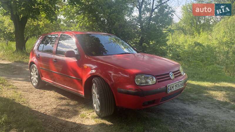 Хетчбек Volkswagen Golf 1998 в Малині