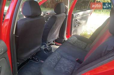 Хэтчбек Volkswagen Golf 1998 в 