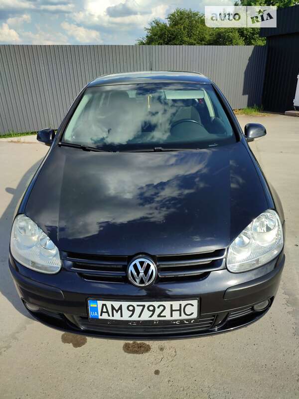 Хэтчбек Volkswagen Golf 2007 в 