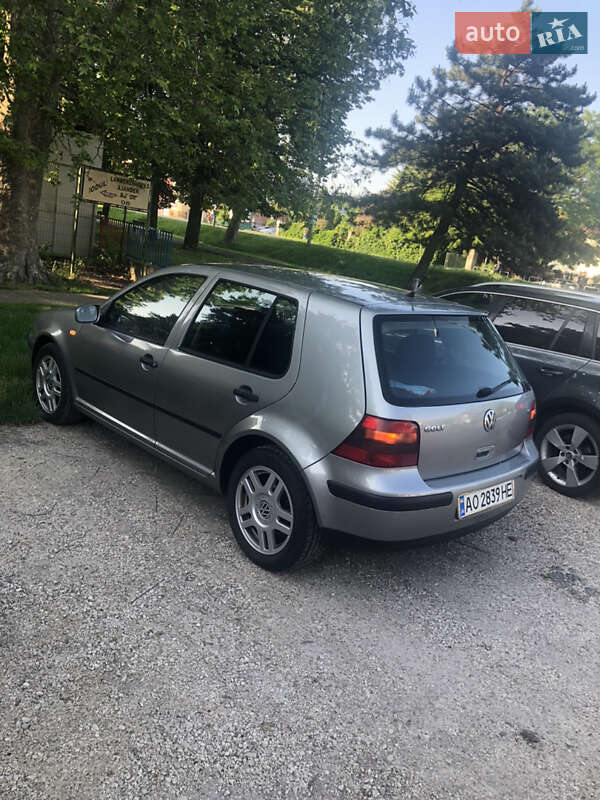 Volkswagen Golf 2002