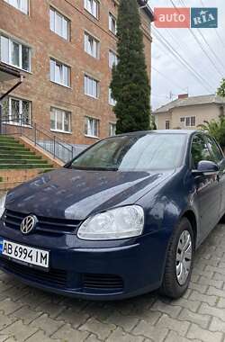 Хэтчбек Volkswagen Golf 2005 в Черновцах