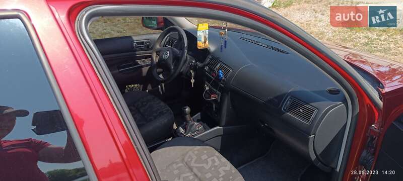 Хетчбек Volkswagen Golf 1998 в Попільні