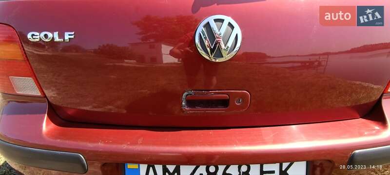Хетчбек Volkswagen Golf 1998 в Попільні