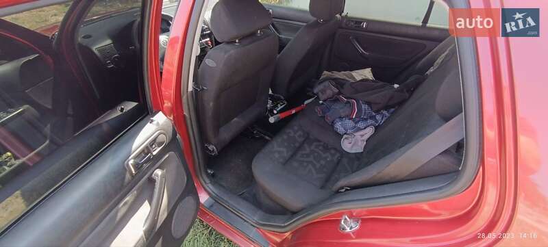 Хетчбек Volkswagen Golf 1998 в Попільні