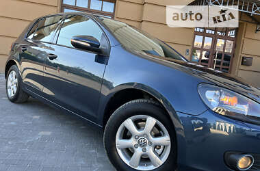 Хетчбек Volkswagen Golf 2010 в Дрогобичі