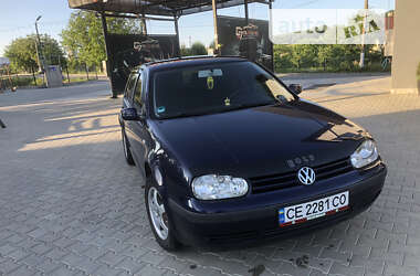 Хэтчбек Volkswagen Golf 2002 в Черновцах