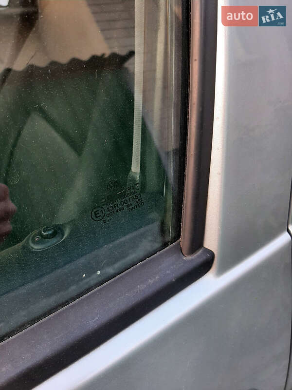 Хетчбек Volkswagen Golf 2002 в Вінниці