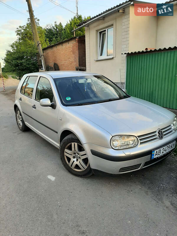 Volkswagen Golf 2002