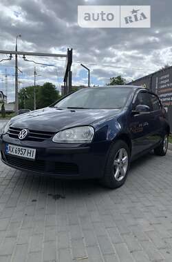 Хетчбек Volkswagen Golf 2004 в Харкові