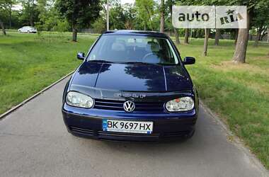 Хэтчбек Volkswagen Golf 2002 в Кропивницком