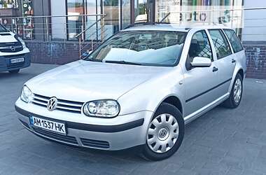 Универсал Volkswagen Golf 2004 в Новограде-Волынском