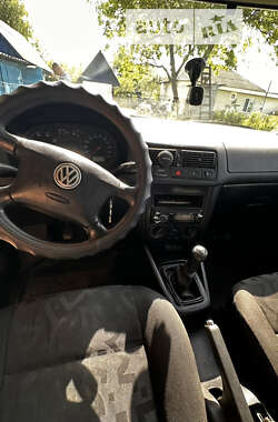 Хетчбек Volkswagen Golf 1999 в Бобровиці