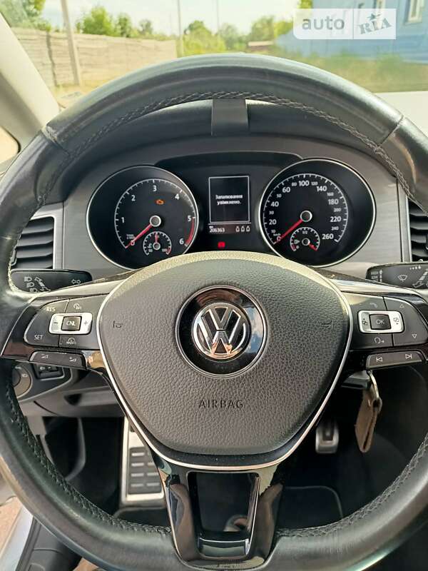 Хэтчбек Volkswagen Golf 2017 в Овруче фото 3 Хэтчбек Volkswagen Golf 2017 в Овруче